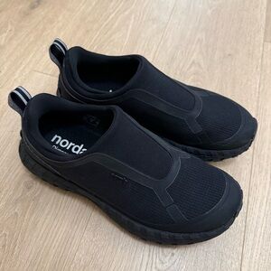 Norda 003 - Pitch Black - Men's 9